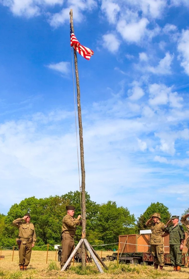 Visit-Us-American-Flag-with-Soldiers-Saluting